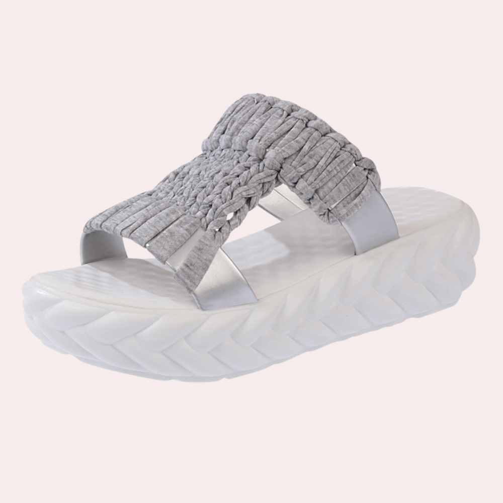 Lia - Modische Sommersandalen mit Flechtmuster